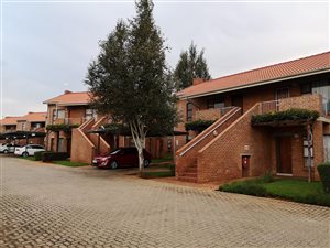 2 Bed Apartment in Ruimsig