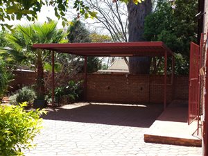 2 Bed Garden Cottage in Doornpoort and surrounds