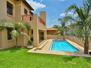 3 Bed House in Krugersdorp Central