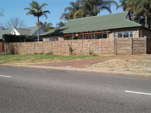 4 Bed House in Montana Park
