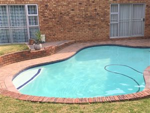 Bachelor apartment in Rooihuiskraal
