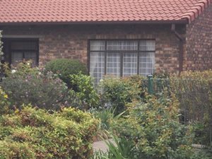 2 Bed Townhouse in Ontdekkers Park