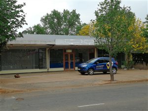 350 m² Commercial space in Warrenton