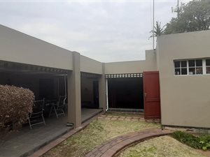 210 m² Commercial space in Parkhurst