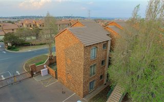 2 Bedroom Townhouse in Eco Park