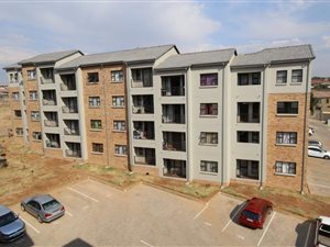2 Bed Apartment in Cosmo City