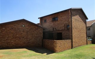 2 Bedroom Duplex in Klopperpark
