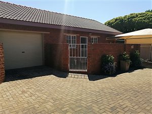 1 Bed Townhouse in Middelburg South