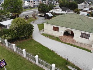 306 m² Office Space in Lorraine