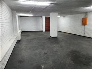 400 m² Commercial space in Woodhurst