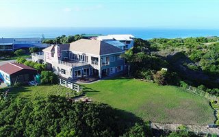 9 Bedroom House in Southern Cross