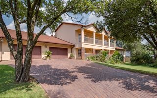 4 Bedroom House in River Club