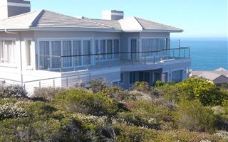 4 Bedroom House in Pinnacle Point Golf Estate