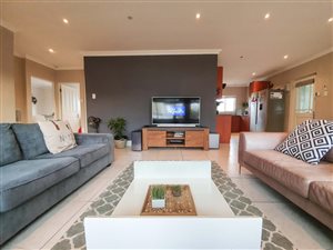 3 Bed Apartment in Oatlands North