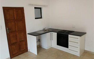 1 Bedroom Garden Cottage in Johannesburg North