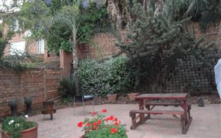 3 Bedroom Townhouse in Waterkloof Park