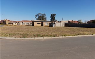 100 m² Land available in Harrismith