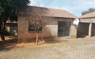 2 Bedroom Townhouse in Witpoortjie