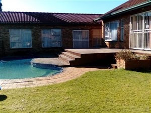 3 Bed House in Edelweiss