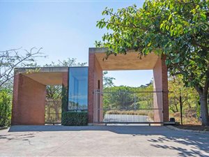 1028 m² Land available in White River
