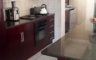3 Bedroom House in Thatchfield