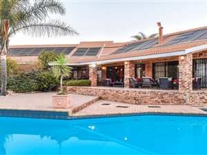 5 Bed Simplex in Ruimsig