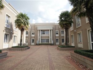 491.5 m² Office Space in Illovo