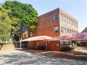 1316 m² Commercial space in Menlo Park
