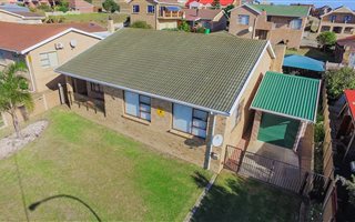 4 Bedroom House in Wavecrest