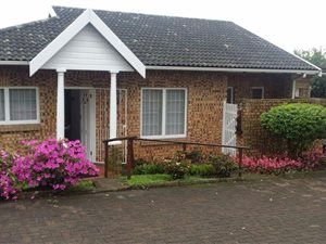2 Bed Townhouse in Manors