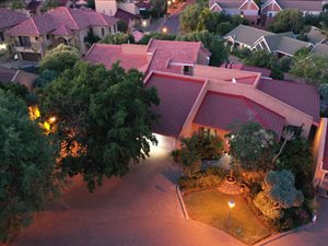 4 Bed House in Kiepersol
