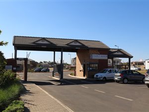 812 m² Land available in Derdepoort