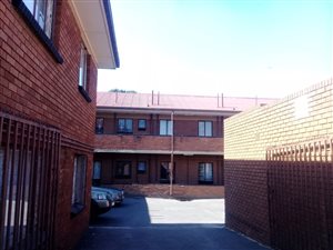 2 Bed Flat in Rosettenville