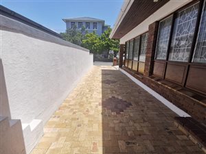 5 Bed House in Rylands
