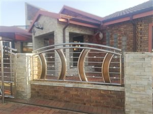 2 Bed House in Mackenzieville