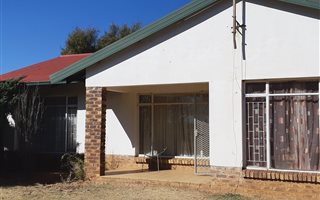8.5 ha Farm in Wilgeboom AH