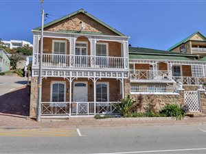 4 Bed House in Mossel Bay Central
