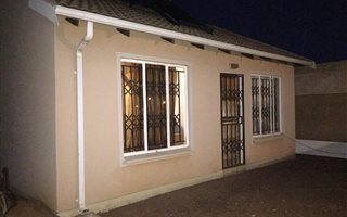 2 Bedroom House in Protea Glen