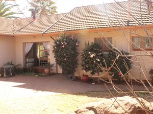 3 Bed House in Edelweiss