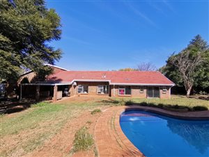 10 Bed House in President Park