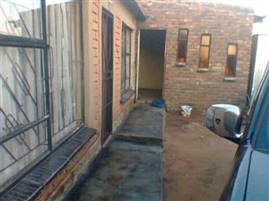 2 Bed Apartment in Chloorkop