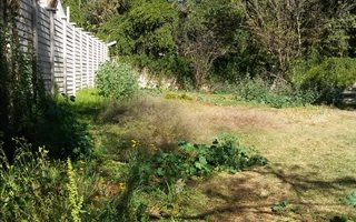 1100 m² Land available in Waverley