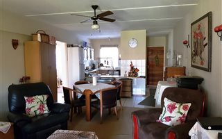 3 Bedroom Apartment in Safarituine