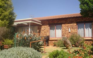 2 Bedroom Simplex in Garsfontein