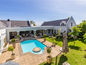 3 Bed House in Le Hermitage