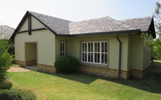 3 Bedroom House in Waterfall Hills Mature Lifestyle Estate