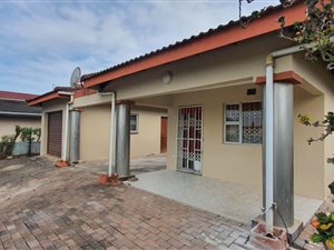 3 Bed House in Newcentre