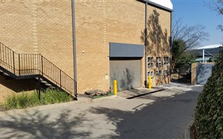 828 m² Industrial space in Kyalami