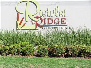 986 m² Land available in Rietvlei Ridge Country Estate