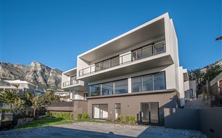 5 Bedroom House in Bakoven